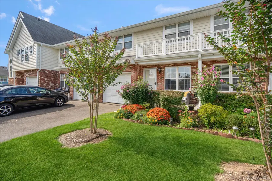 15 Springfield Circle #1, Central Islip, NY 11722 - #2