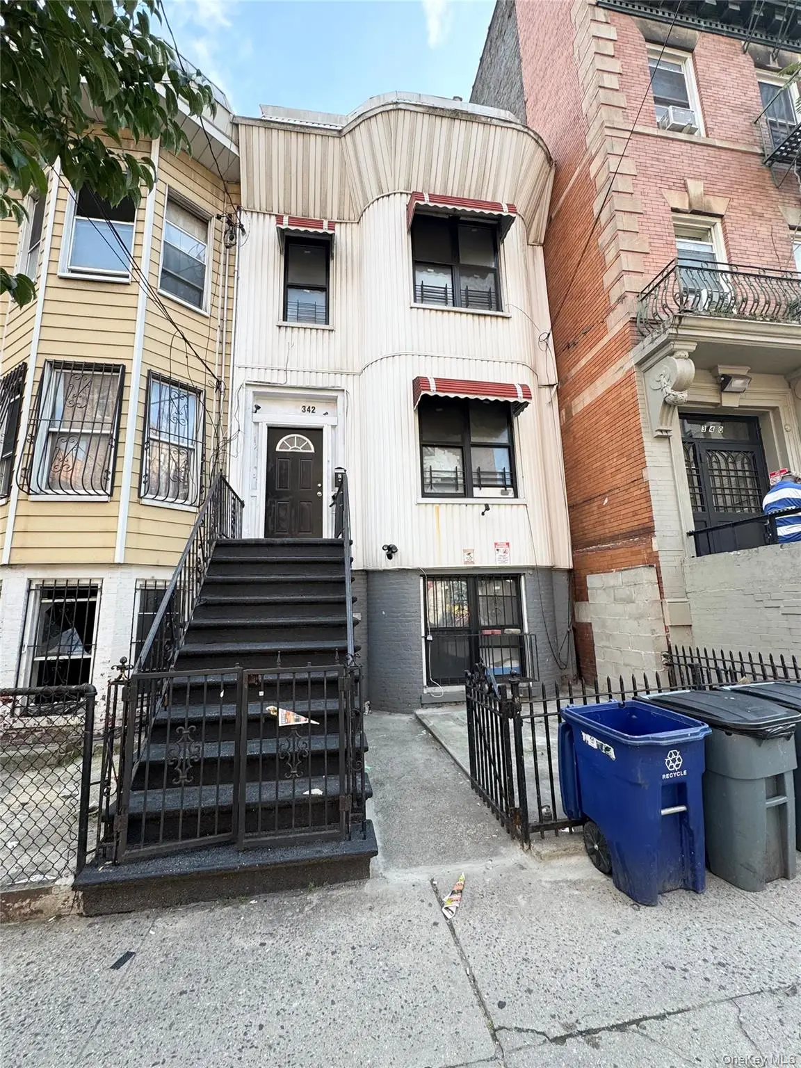 342 E 194th Street, Bronx, NY 10458 - #1