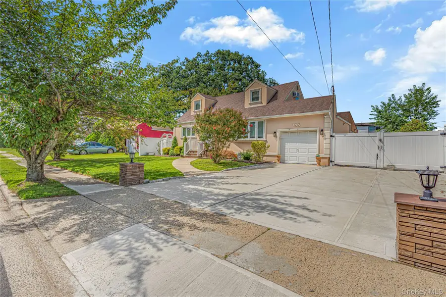 195 N Wisconsin Avenue, North Massapequa, NY 11758 - #3