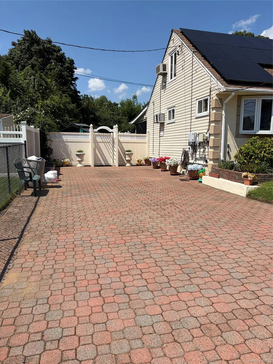 702 Diellen Lane, Elmont, NY 11003 - #2