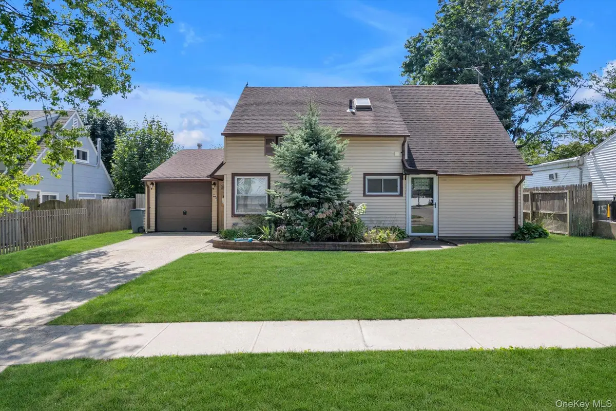 11 Sprucewood Drive, Levittown, NY 11756 - #1
