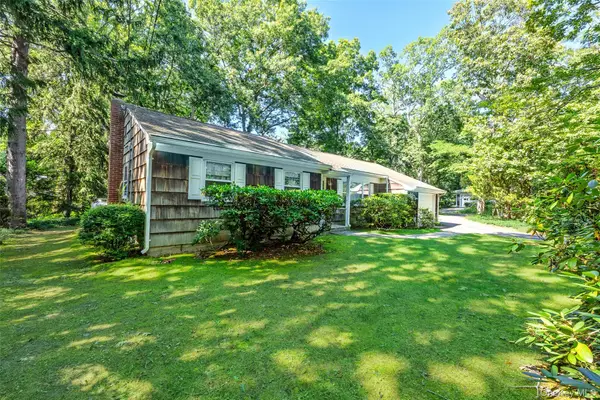 2625 Great Peconic Bay Boulevard, Laurel, NY 11948