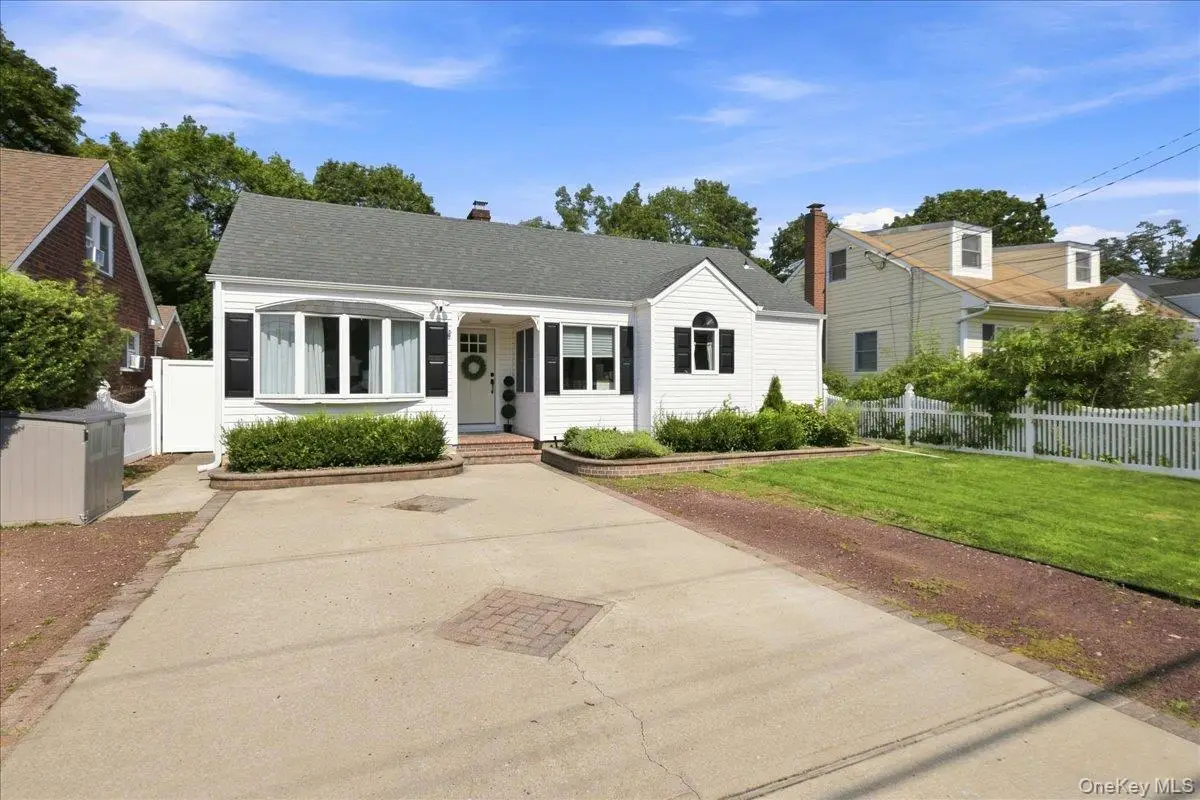 51 Dawson Avenue, Kings Park, NY 11754 - #1