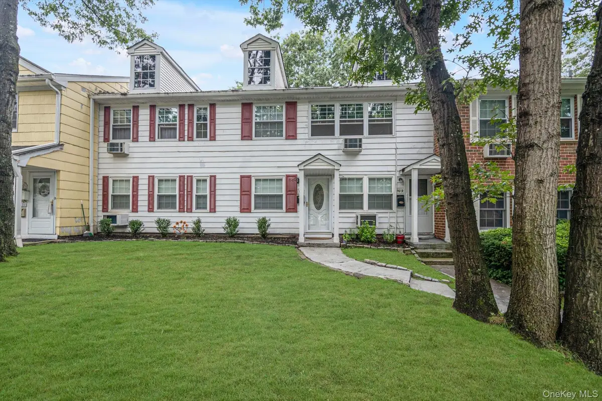 1108 Towne House Village, Hauppauge, NY 11749 - #1
