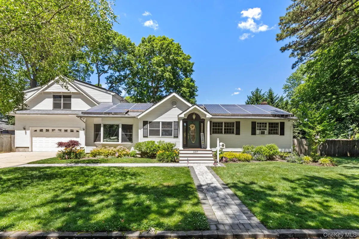 1107 Jefferson Avenue, West Islip, NY 11795 - #1
