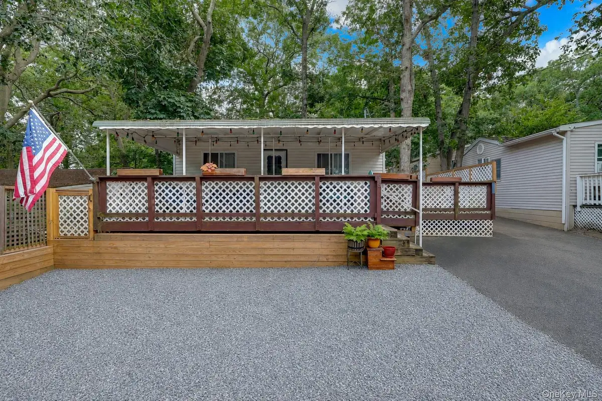 15 Cottage Road, Baiting Hollow, NY 11933 - #1