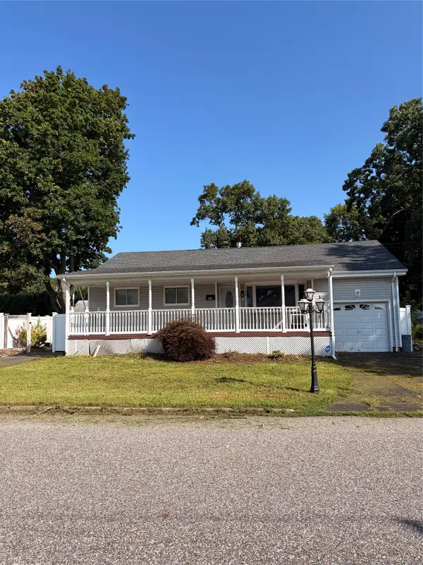 423 Elmwood Street, Islip Terrace, NY 11752