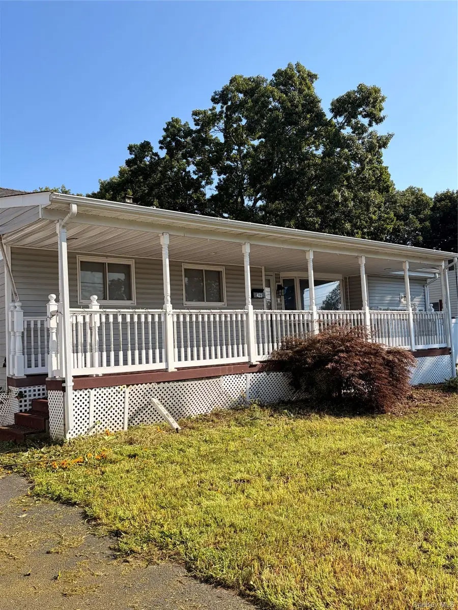 423 Elmwood Street, Islip Terrace, NY 11752 - #2