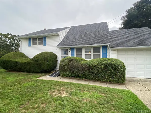 85 Stellenwerf Avenue, Islip Terrace, NY 11752
