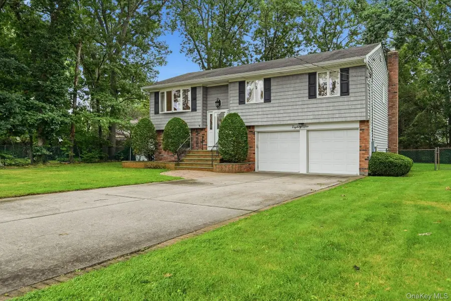 86 39th Street, Islip, NY 11751 - #2