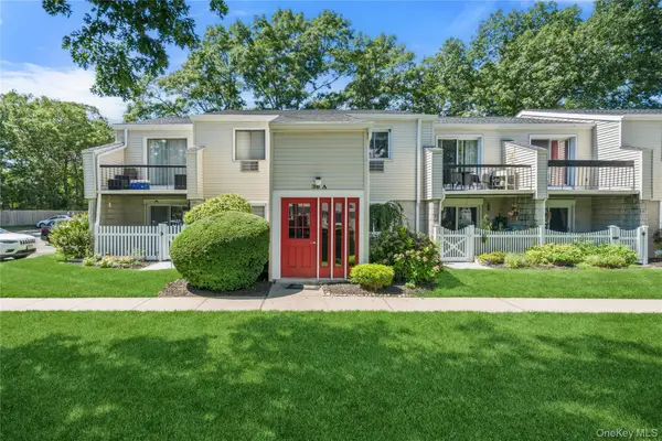 36 Richmond Boulevard #4A, Ronkonkoma, NY 11779