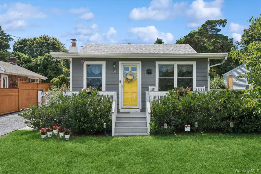 34 W End Avenue, East Quogue, NY 11942 - #3