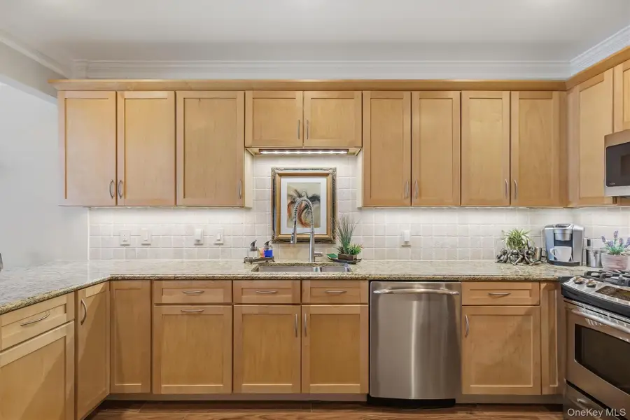 323 Trump Park, Shrub Oak, NY 10588 - #2
