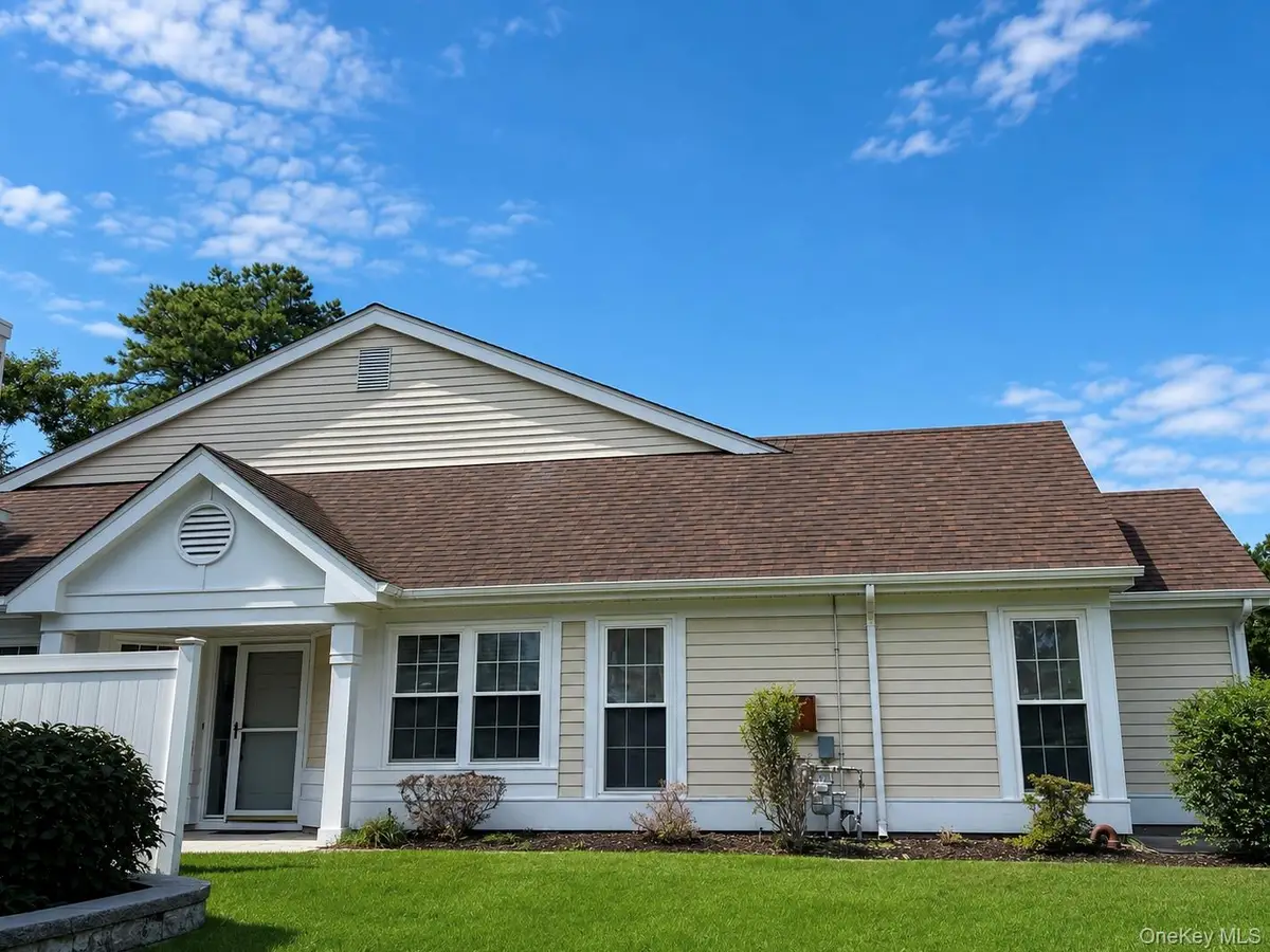 6 Oakdale Court, Ridge, NY 11961 - #1