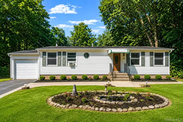 2356 Walnut Avenue, Ronkonkoma, NY 11779