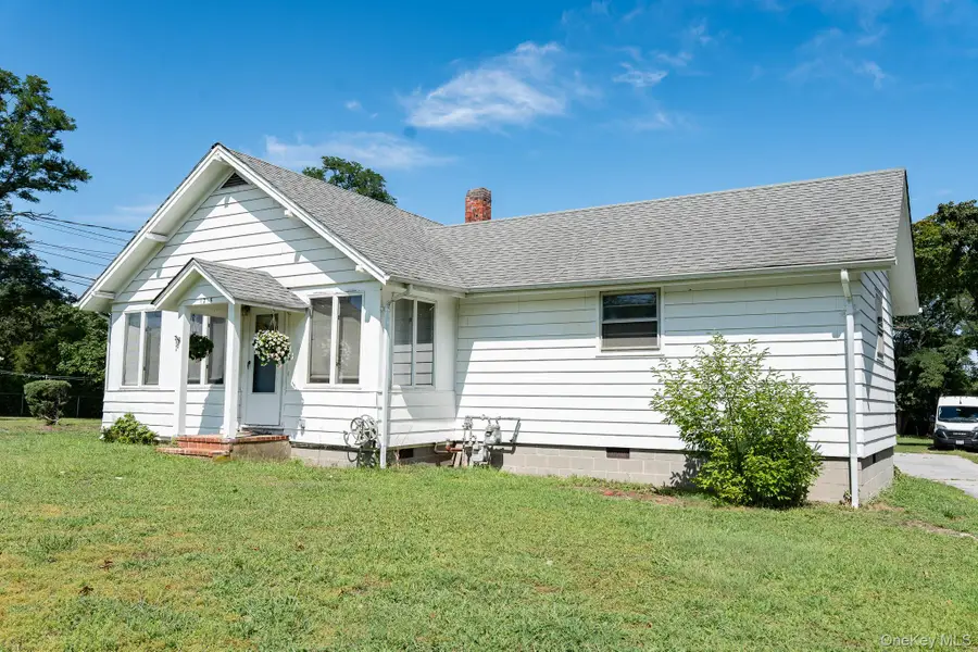 1405 Bay Avenue, Mattituck, NY 11952 - #2