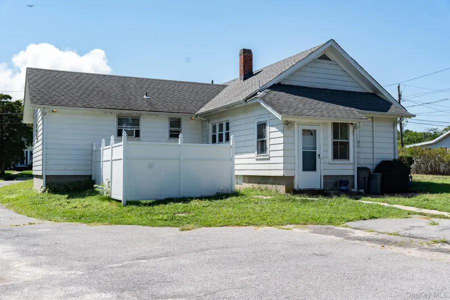 1405 Bay Avenue, Mattituck, NY 11952 - #3