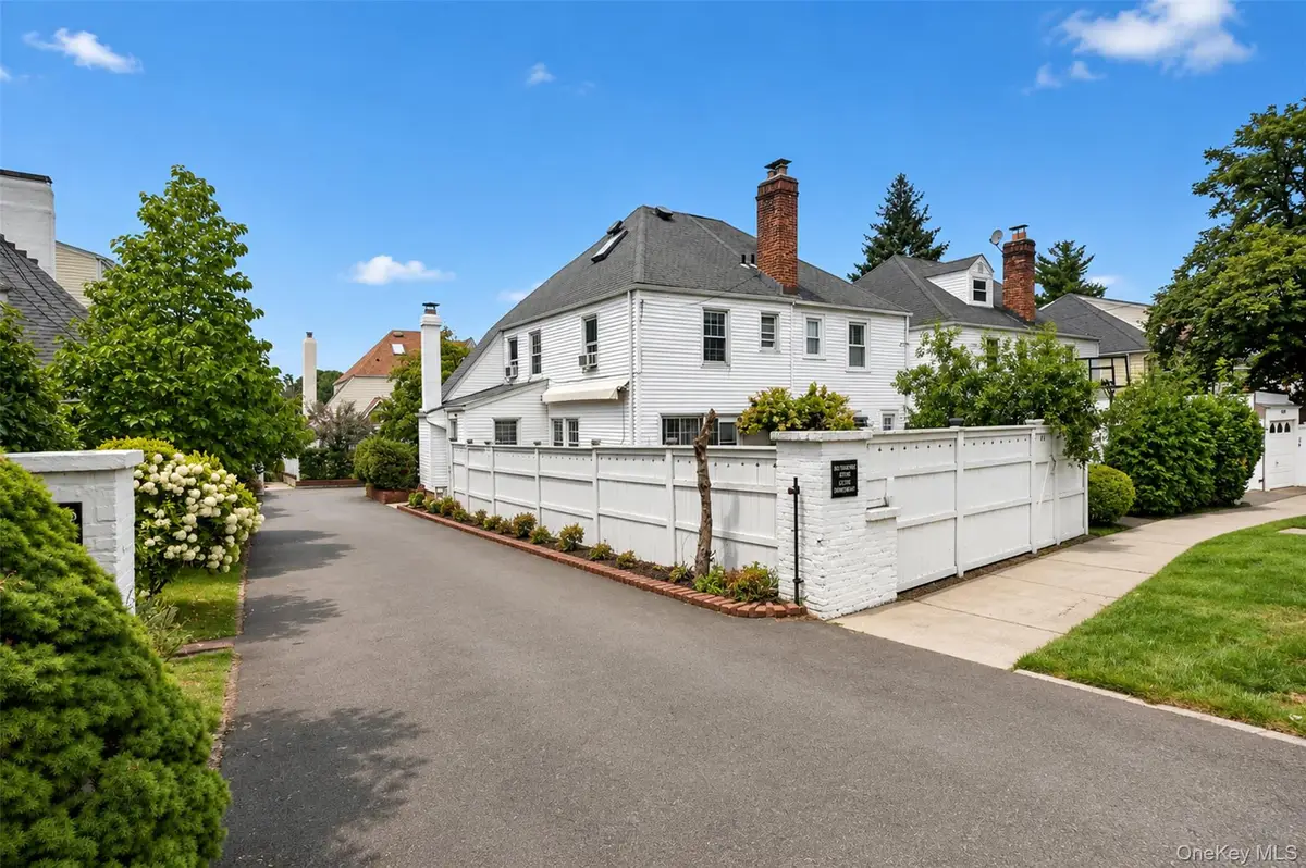 26 Van Nostrand Court, Little Neck, NY 11362 - #1