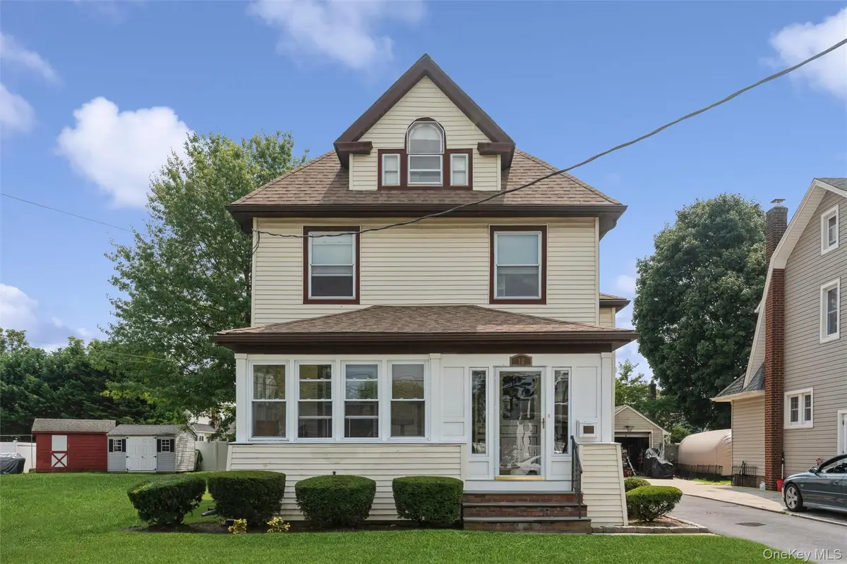 10 Driscoll Avenue, Rockville Centre, NY 11570 - #1
