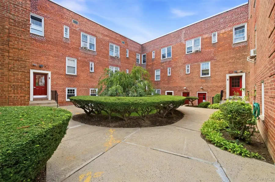 200 N Village Avenue #D7, Rockville Centre, NY 11570 - #3