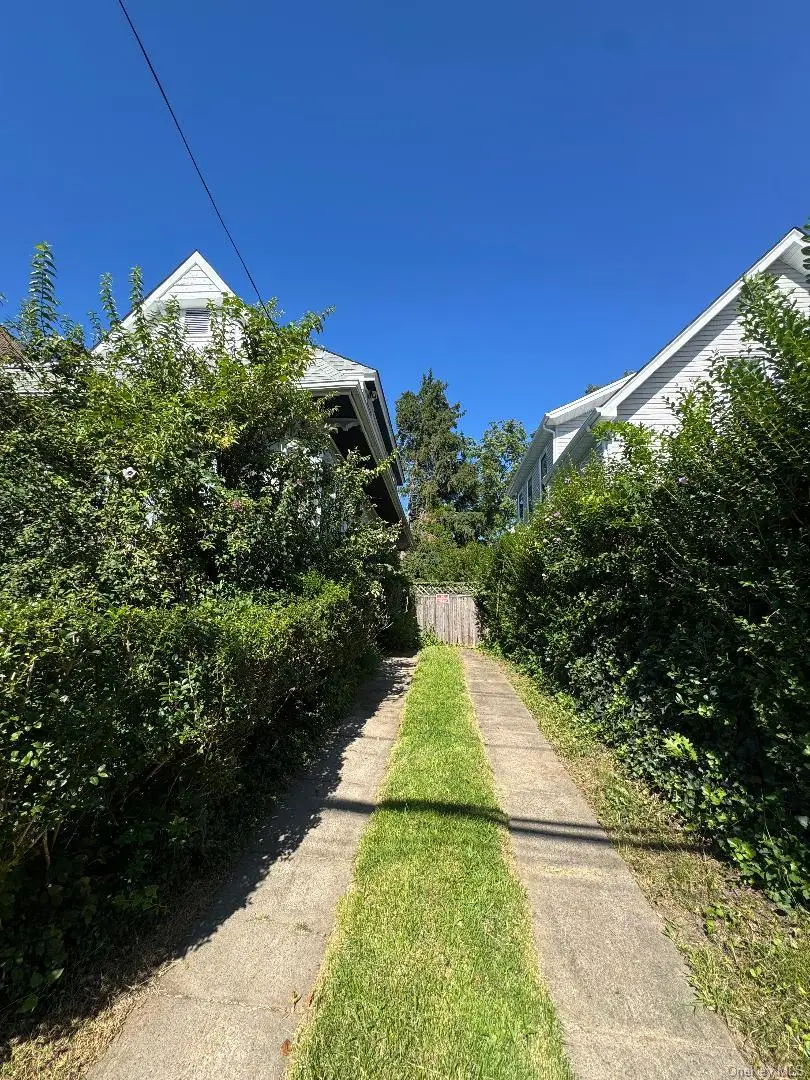 27-43 Humphrey Street, East Elmhurst, NY 11369 - #3