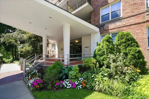 4525 Henry Hudson Parkway #B1212, Bronx, NY 10471