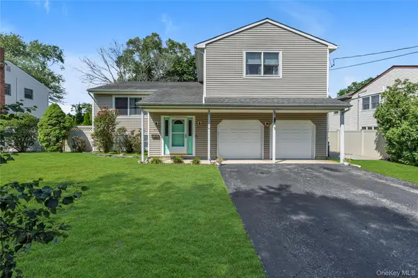 23 Dale Lane, Smithtown, NY 11787