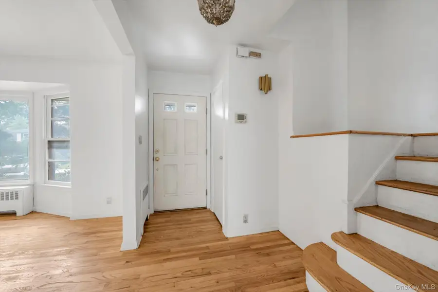 64 Morewood Oaks, Port Washington, NY 11050 - #2