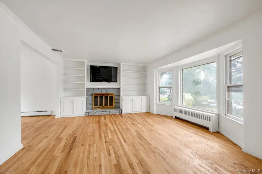 64 Morewood Oaks, Port Washington, NY 11050 - #3