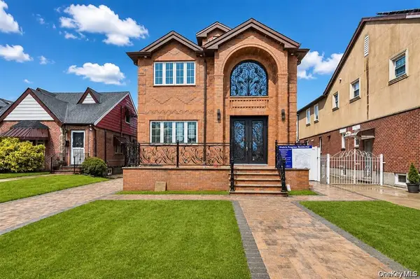 27-09 Utopia Parkway, Flushing, NY 11358