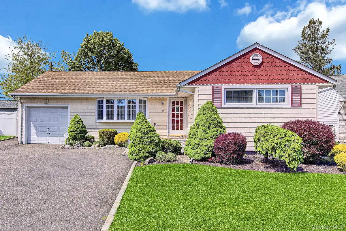 19 Essex Road, Bethpage, NY 11714 - #1
