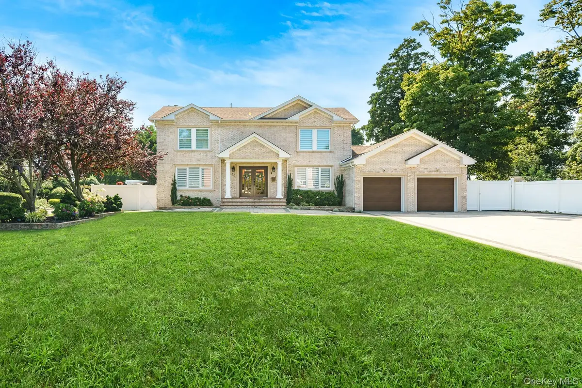 20 Mc Cue Lane, Babylon, NY 11702 - #1