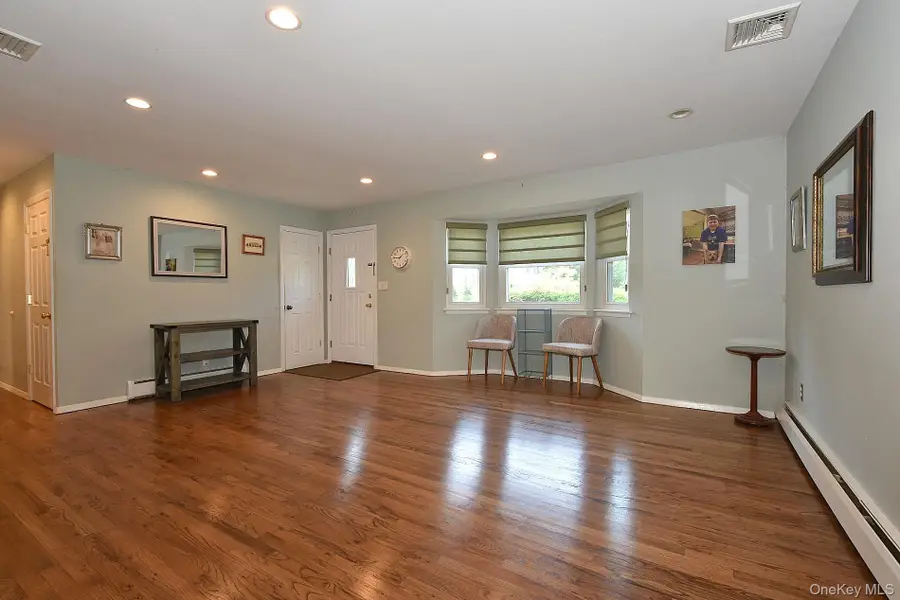 14 Milburn Road, South Setauket, NY 11720 - #3