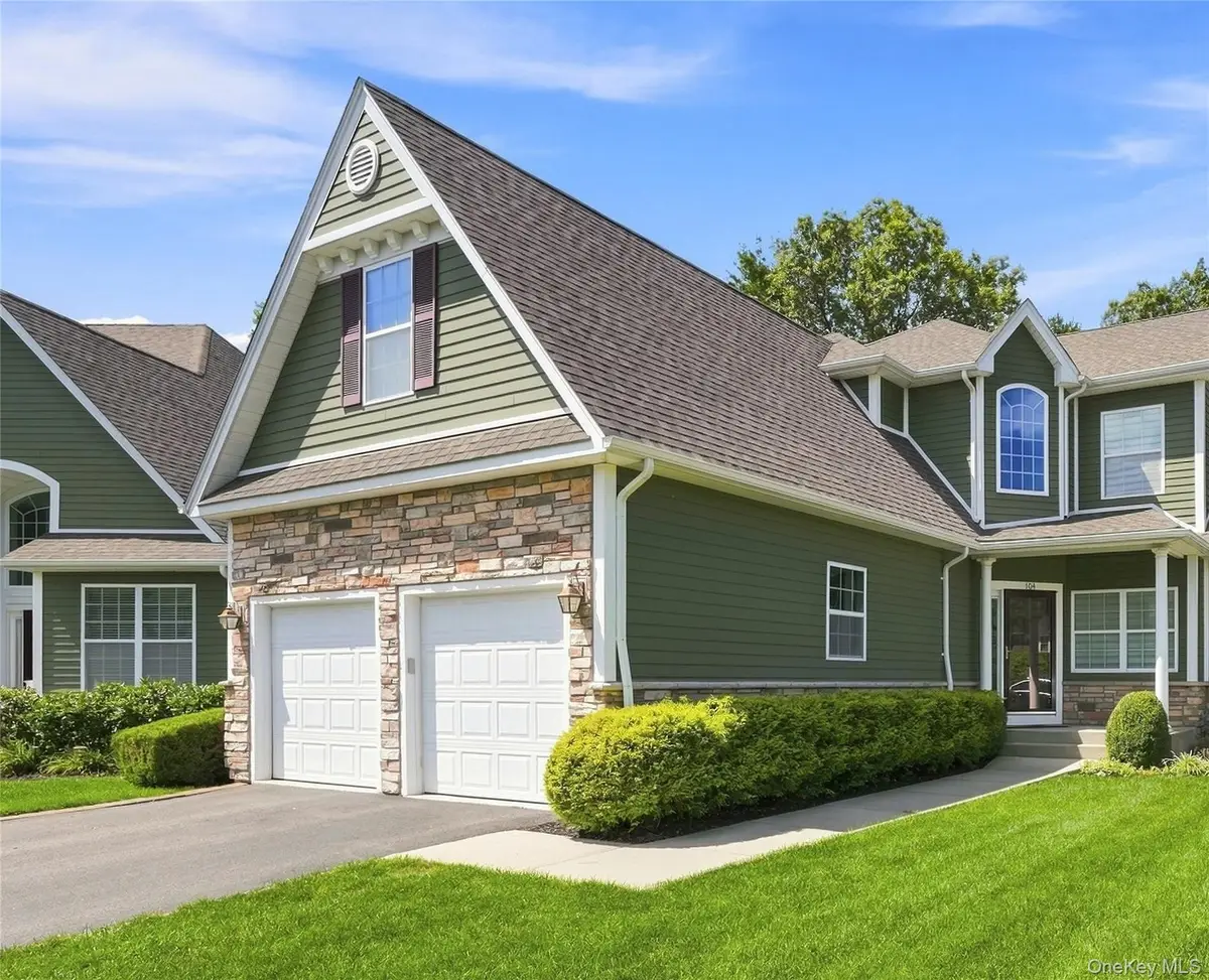 104 Victoria Place, Melville, NY 11747 - #1