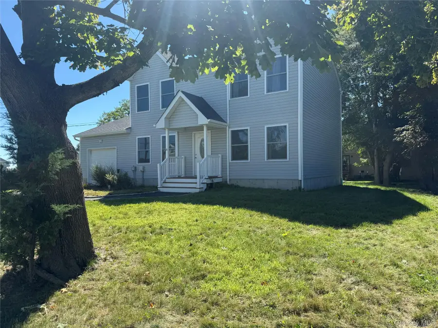 8 W Narcissus Road, Mastic Beach, NY 11951 - #3