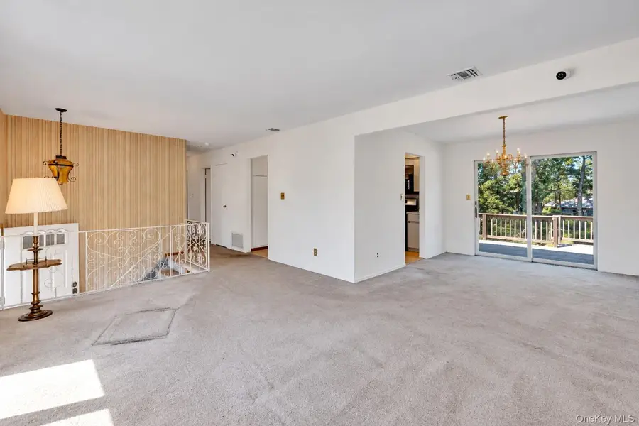 107 Headline Road, Deer Park, NY 11729 - #3