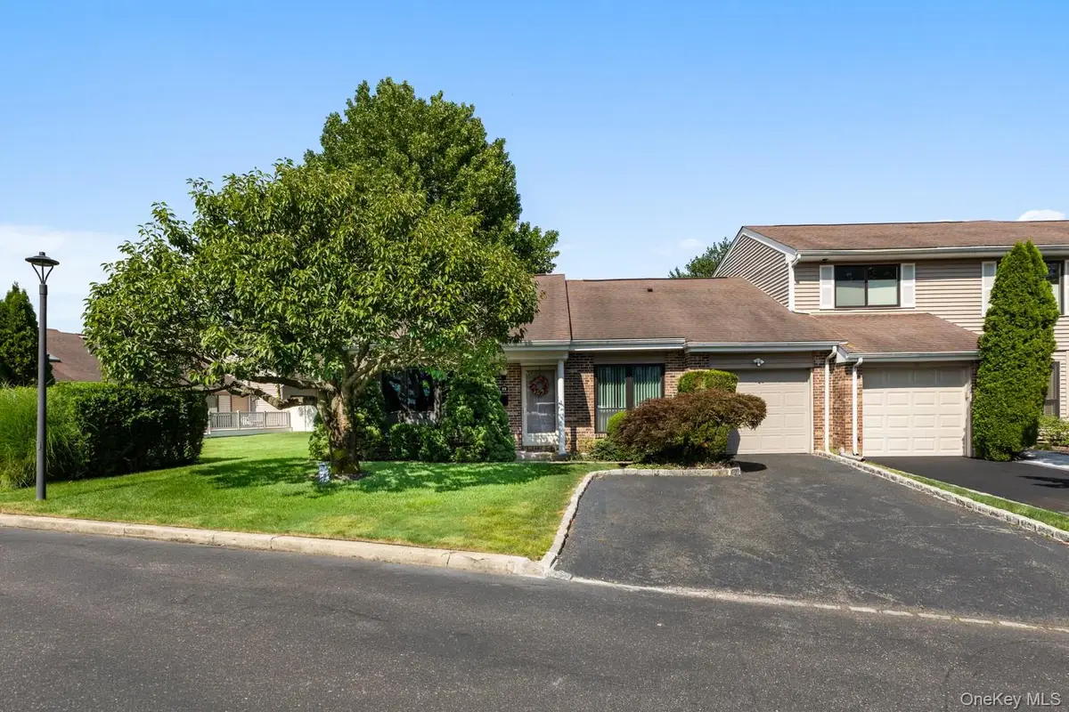 59 S Pond Lane, Smithtown, NY 11787 - #1