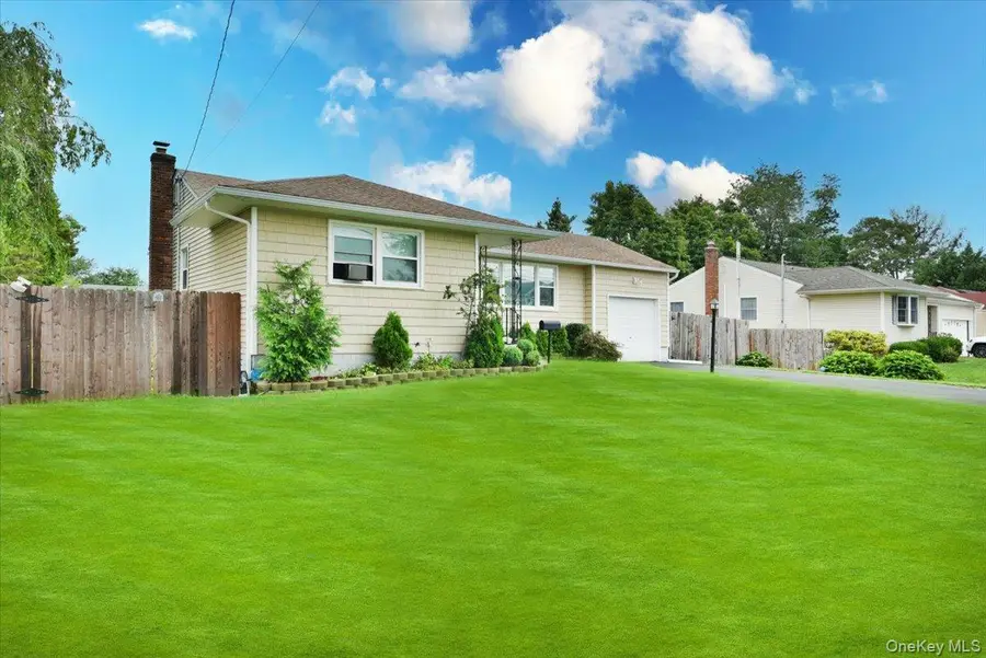 95 Jenkins Avenue, North Babylon, NY 11703 - #3