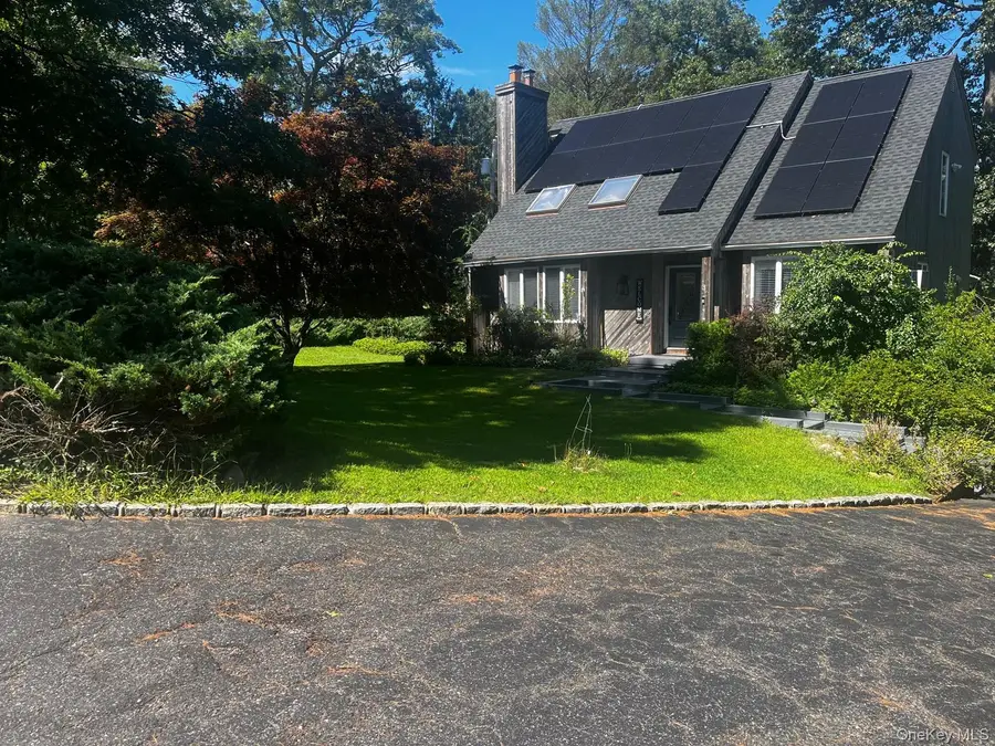 33 Uranus Road, Rocky Point, NY 11778 - #2