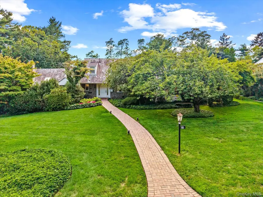 10 Vista Drive, Great Neck, NY 11021 - #2
