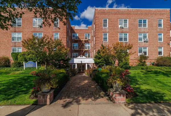 194 Smith Street #1Q, Freeport, NY 11520