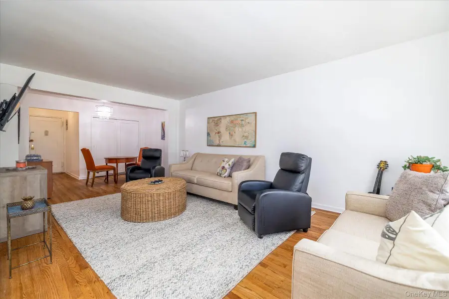 194 Smith Street #1Q, Freeport, NY 11520 - #3