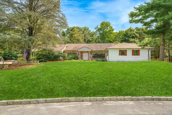 4 Rose Court, Centereach, NY 11720