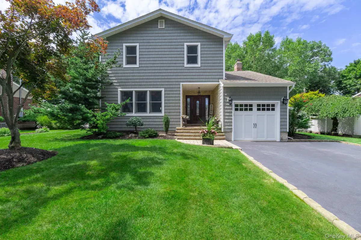 22 Sycamore Lane, Commack, NY 11725 - #1