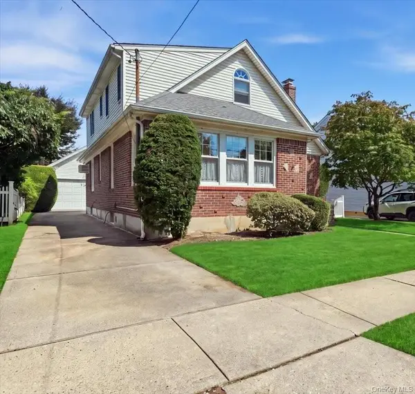 73 Chestnut Avenue, Floral Park, NY 11001
