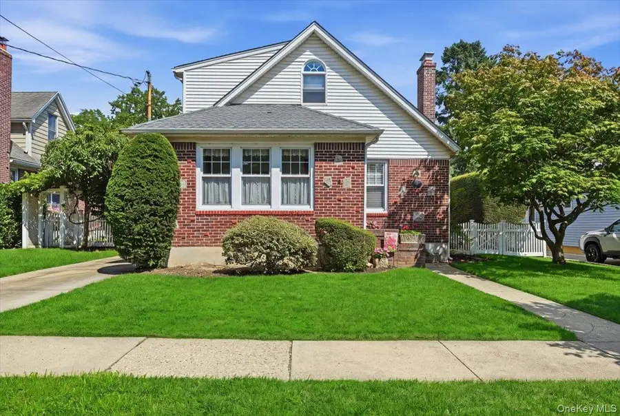 73 Chestnut Avenue, Floral Park, NY 11001 - #2