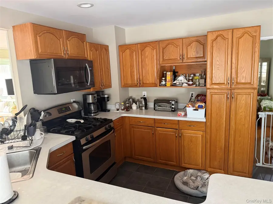 9 Watson Street, East Islip, NY 11730 - #3