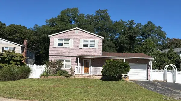 32 Sylvia Circle, Holbrook, NY 11741