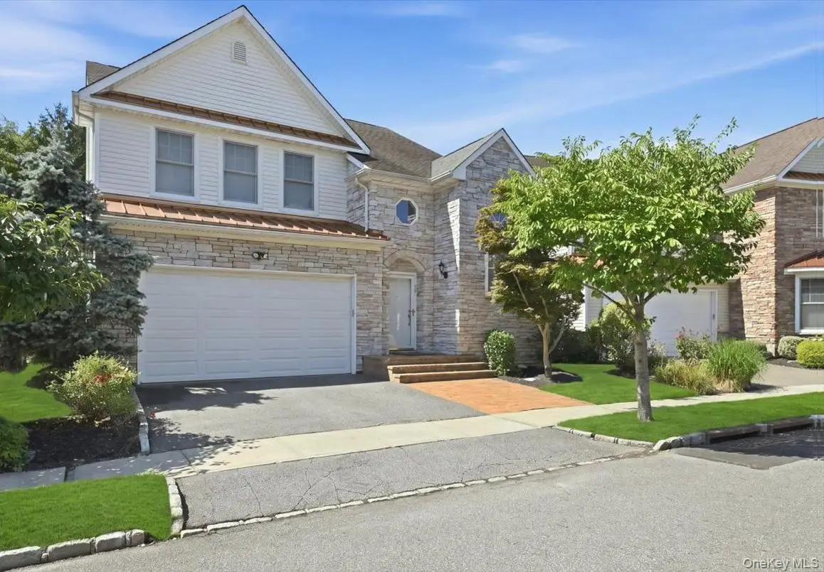 15 W Overlook, Port Washington, NY 11050 - #1