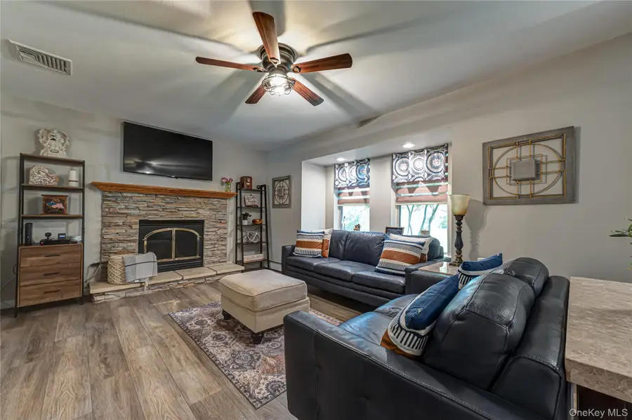 40 Golf Club Circle, Manorville, NY 11949 - #3